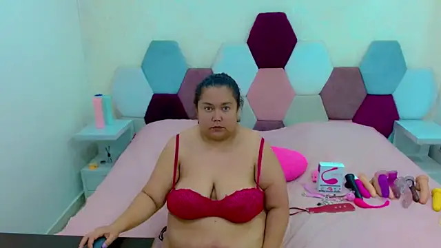 Snapshot of angel_blue chatting on 03.18.25 angel blue online show from 03.18.25