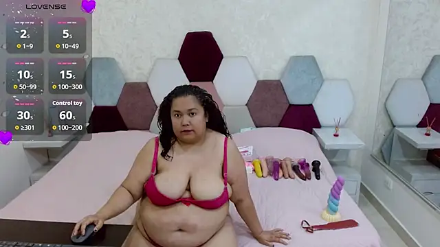 Snapshot of angel_blue chatting on 09.25.25 angel blue online show from 09.25.25