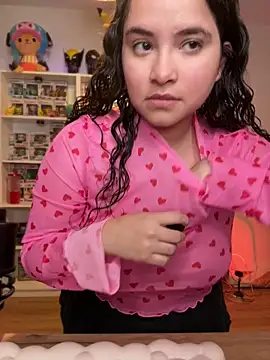 Snapshot of Sweet_sully__ chatting on 02.17.26 Sweet sully online show from 02.17.26