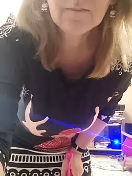 Snapshot of Elza01 chatting on 12.06.24 Elza01 online show from 12.06.24