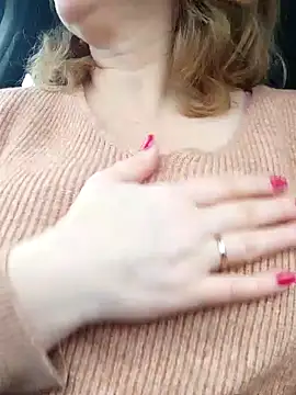 Snapshot of Elza01 chatting on 02.02.25 Elza01 online show from 02.02.25