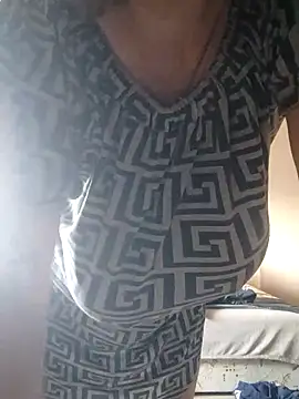 Snapshot of Elza01 chatting on 02.09.25 Elza01 online show from 02.09.25