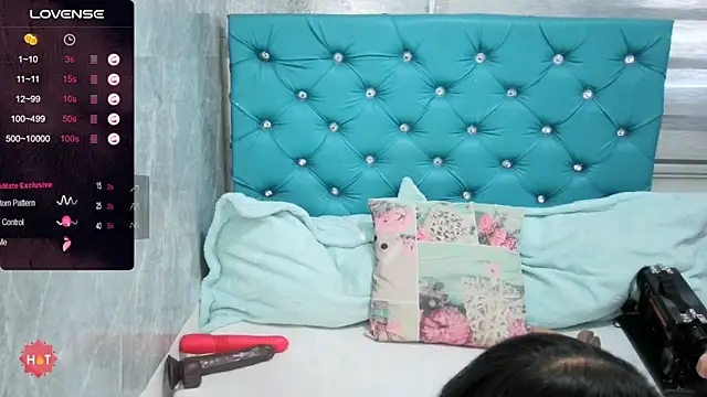 MAARYMOON online show from 01.19.25