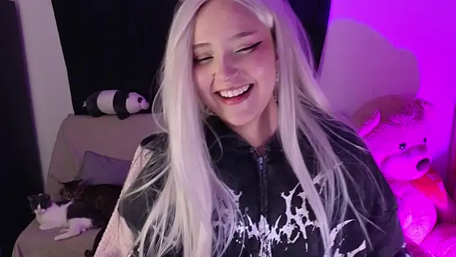 Snapshot of KuroChan420 chatting on 03.12.25 KuroChan420 online show from 03.12.25