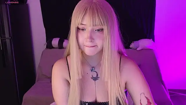 Snapshot of KuroChan420 chatting on 03.20.25 KuroChan420 online show from 03.20.25