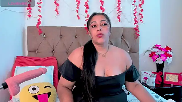 Snapshot of SexxyPamela chatting on 02.07.25 SexxyPamela online show from 02.07.25