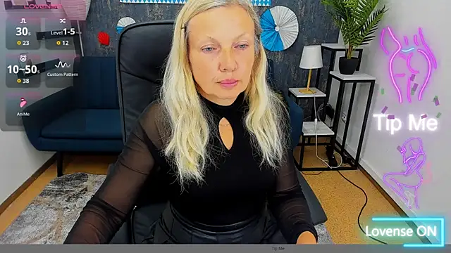 Abby Moore  online show from 09.16.25