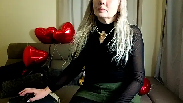 Abby Moore  online show from 02.12.26