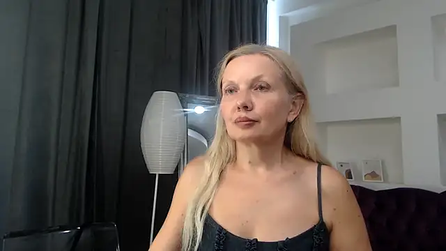 Abby Moore  online show from 07.04.26