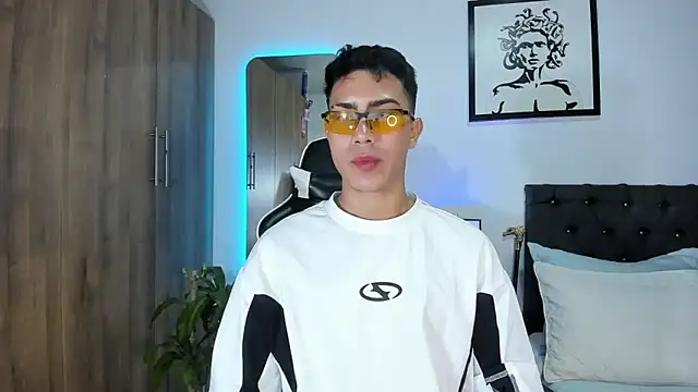 AlanNaughty online show from 04.17.26