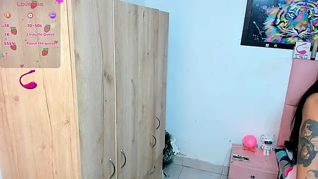 sofia gold  online show from 12.13.24