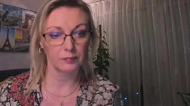 vanessa chat online show from 02.24.25