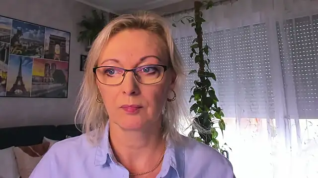 vanessa chat online show from 09.18.25