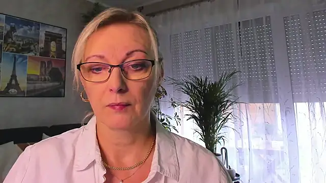 vanessa chat online show from 10.14.25