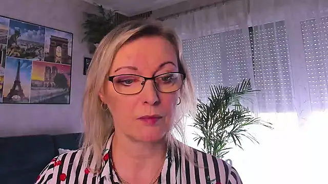 Snapshot of vanessa_chat chatting on 03.24.26 vanessa chat online show from 03.24.26