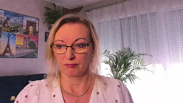 Snapshot of vanessa_chat chatting on 04.08.26 vanessa chat online show from 04.08.26