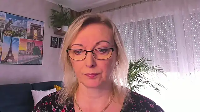 Snapshot of vanessa_chat chatting on 04.13.26 vanessa chat online show from 04.13.26