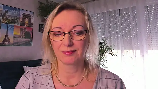 Snapshot of vanessa_chat chatting on 04.14.26 vanessa chat online show from 04.14.26