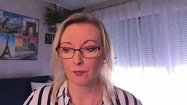 Snapshot of vanessa_chat chatting on 04.15.26 vanessa chat online show from 04.15.26