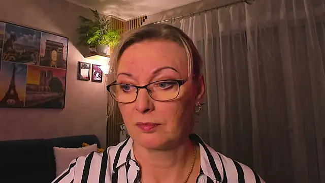 Snapshot of vanessa_chat chatting on 04.15.26 vanessa chat online show from 04.15.26