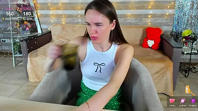 Snapshot of SusanSmit chatting on 02.21.26 SusanSmit online show from 02.21.26