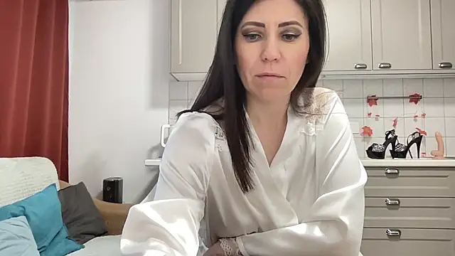 HotyWinter online show from 11.15.25