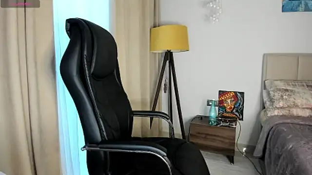 Colette  1977 online show from 02.18.26