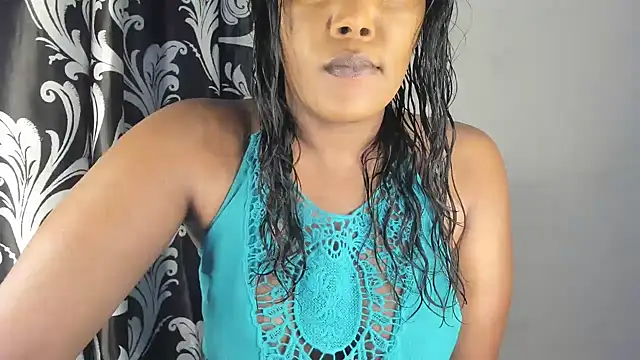 Snapshot of MySweetBitch143 chatting on 12.16.24 MySweetBitch143 online show from 12.16.24