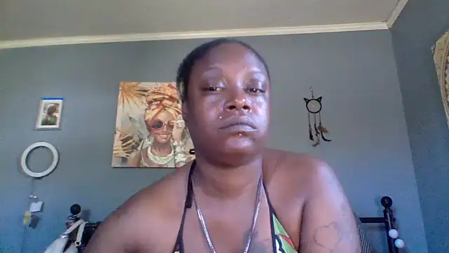 Snapshot of msdeedee chatting on 04.25.26 msdeedee online show from 04.25.26