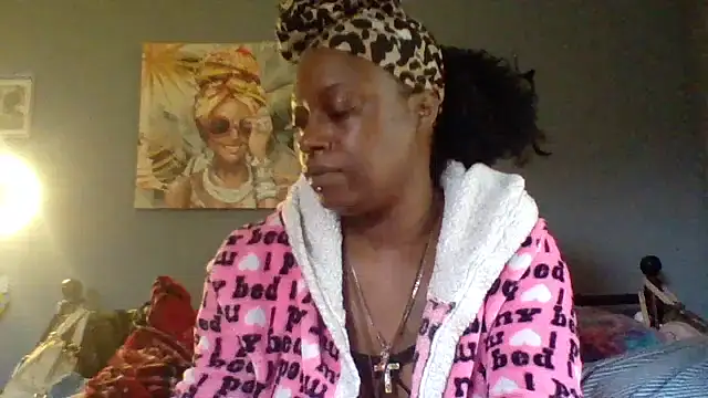 Snapshot of msdeedee chatting on 04.26.26 msdeedee online show from 04.26.26