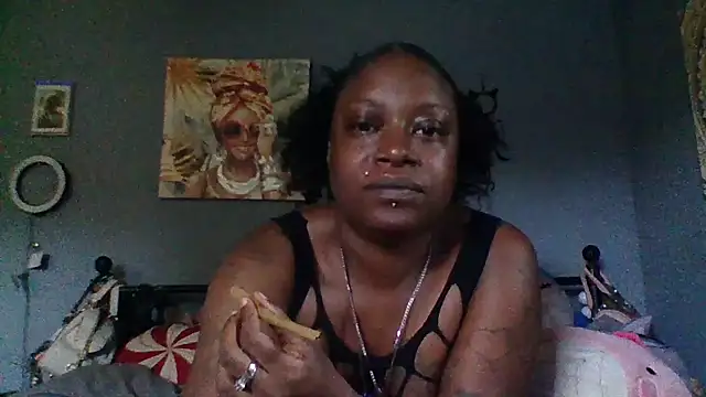 Snapshot of msdeedee chatting on 04.27.26 msdeedee online show from 04.27.26