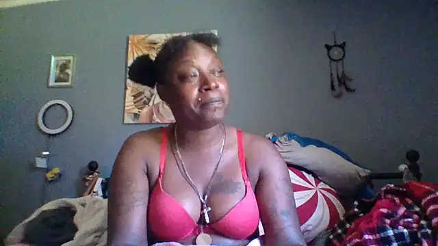 Snapshot of msdeedee chatting on 05.16.26 msdeedee online show from 05.16.26