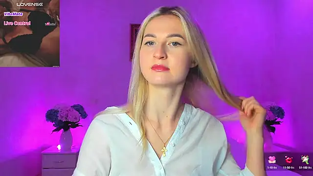 Snapshot of AnnaCarrera chatting on 12.04.24 AnnaCarrera online show from 12.04.24