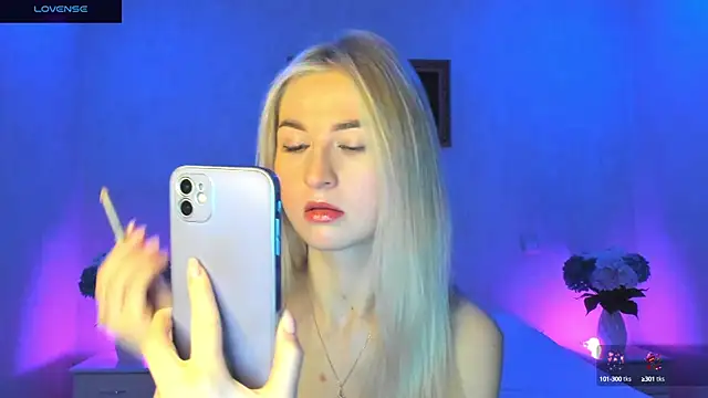 Snapshot of AnnaCarrera chatting on 12.24.24 AnnaCarrera online show from 12.24.24