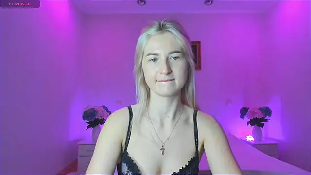 Snapshot of AnnaCarrera chatting on 01.07.25 AnnaCarrera online show from 01.07.25