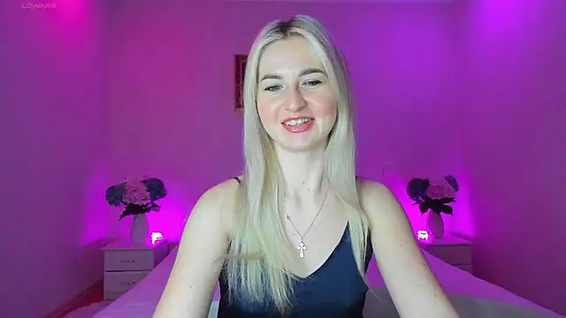 Snapshot of AnnaCarrera chatting on 01.16.25 AnnaCarrera online show from 01.16.25