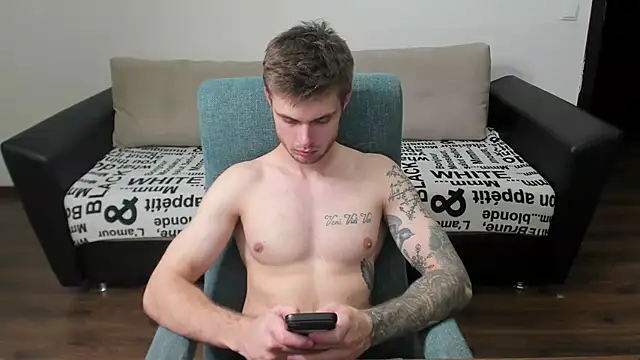 Snapshot of maks_wolfis chatting on 12.21.24 maks wolfis online show from 12.21.24