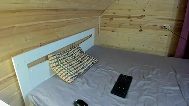 Snapshot of maks_wolfis chatting on 03.12.25 maks wolfis online show from 03.12.25