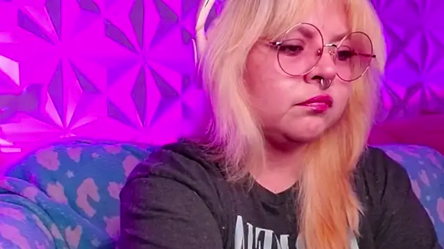 Satyn doll online show from 10.19.25