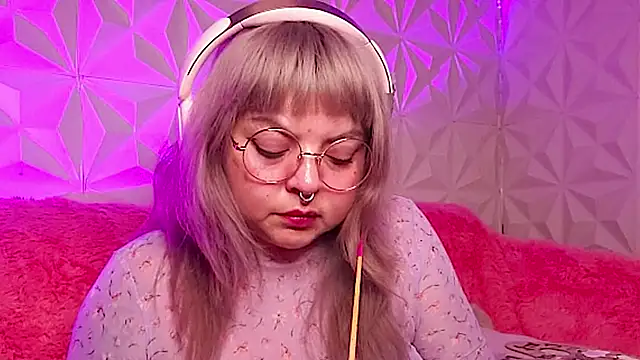 Satyn doll online show from 11.17.25