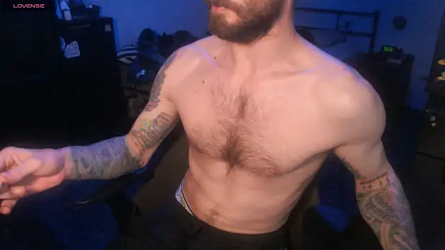 SexxxyLouis online show from 10.21.25