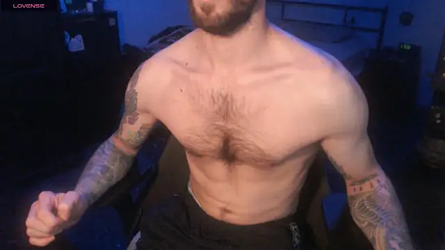 SexxxyLouis online show from 11.04.25