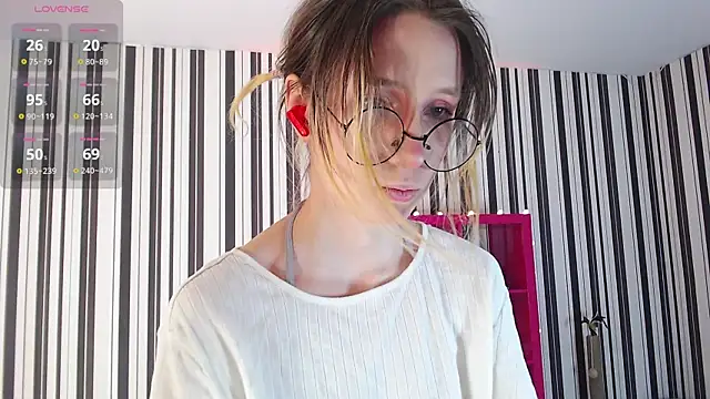 Snapshot of _Hanna_Moon_ chatting on 02.09.25 Hanna Moon online show from 02.09.25