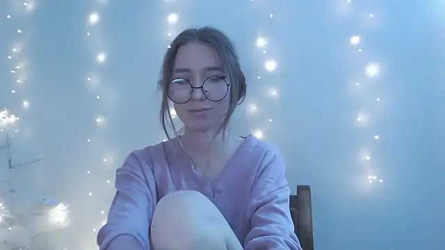  Hanna Moon  online show from 12.22.25