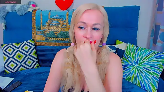 EllenMoore online show from 01.15.25