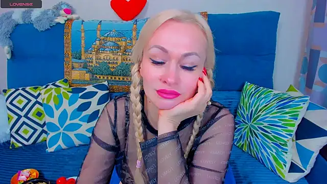 EllenMoore online show from 01.16.25