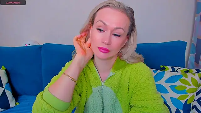 EllenMoore online show from 10.17.25