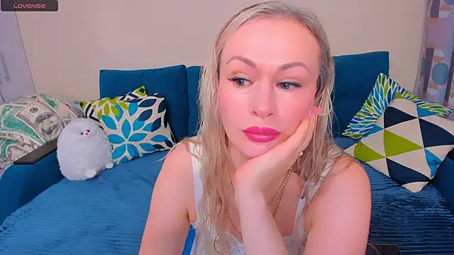 EllenMoore online show from 11.14.25