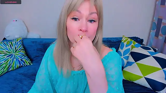 EllenMoore online show from 03.25.26