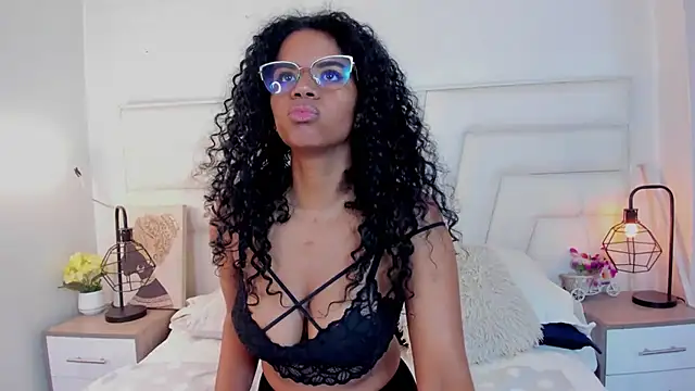 Ellie Alves online show from 12.26.24